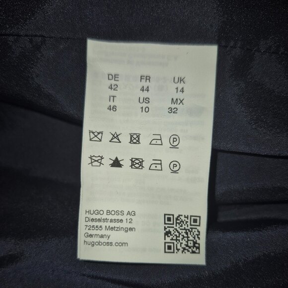 NWOT Hugo Boss Navy with White Pinstripes Blazer (10) - Picture 8 of 10